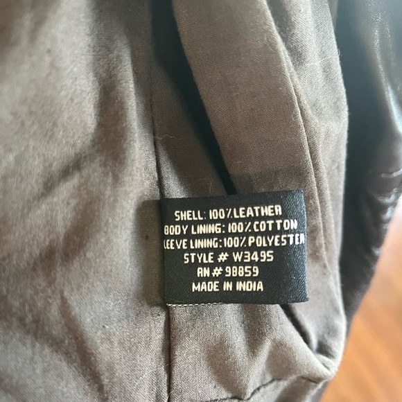 W118 by Walter Baker - Picture 6 of 6